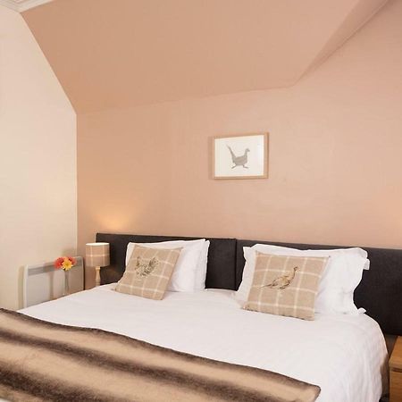 The Gordon Arms Hotel West Linton Экстерьер фото