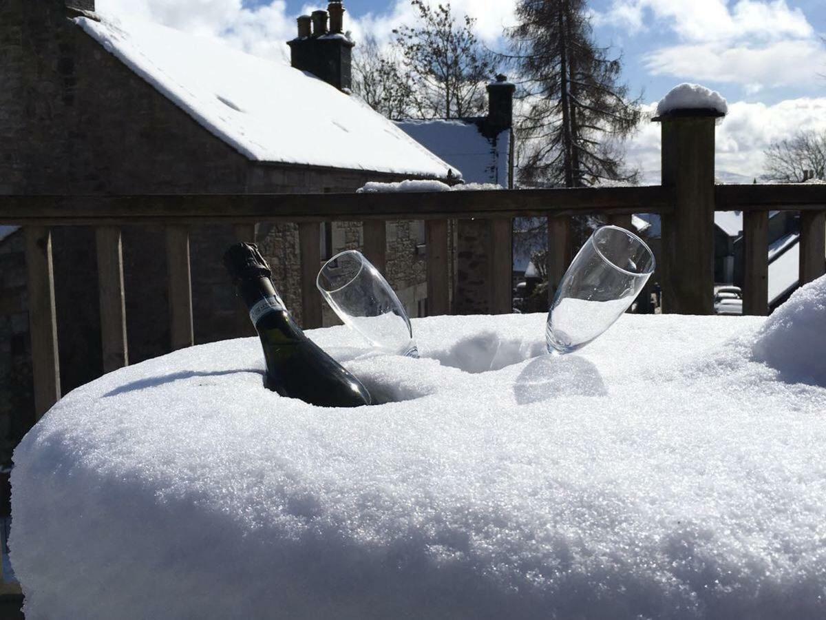 The Gordon Arms Hotel West Linton Экстерьер фото