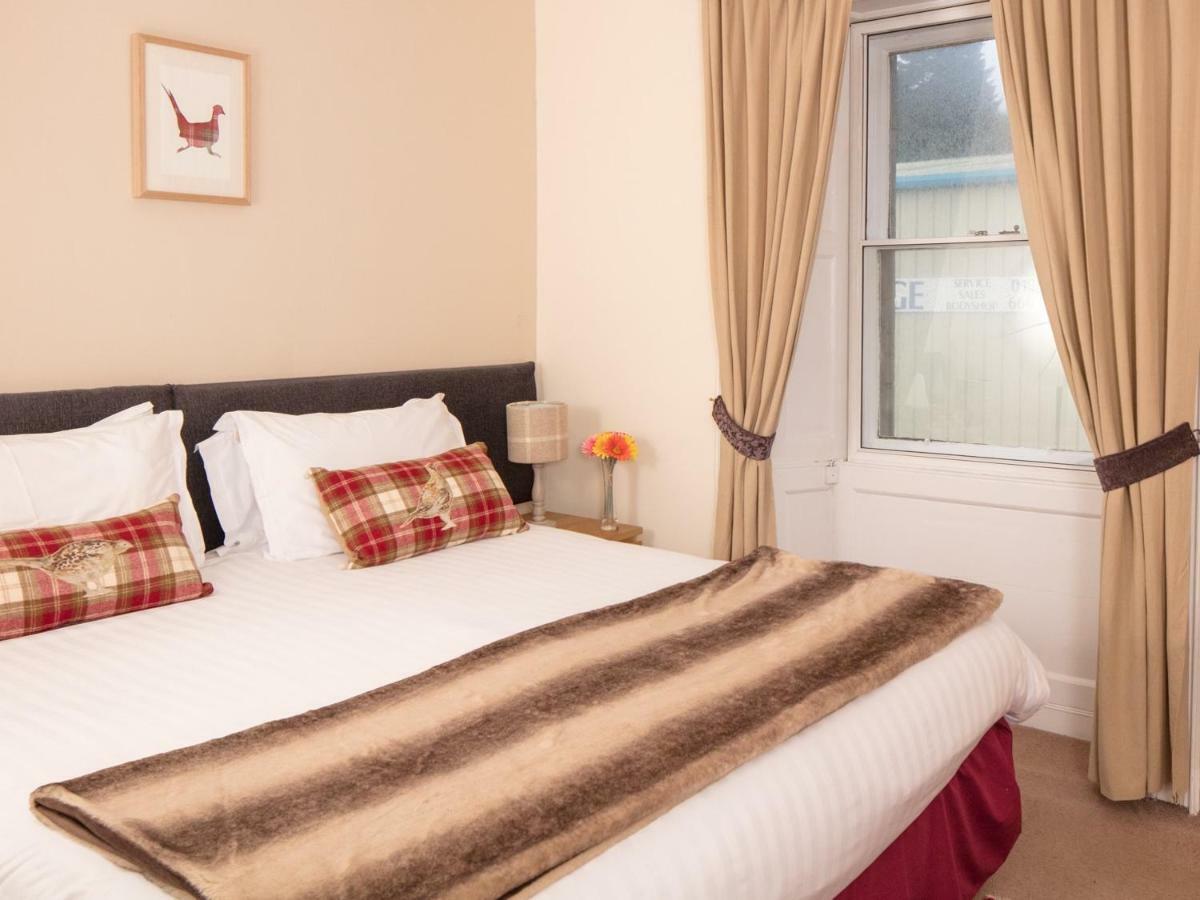 The Gordon Arms Hotel West Linton Экстерьер фото
