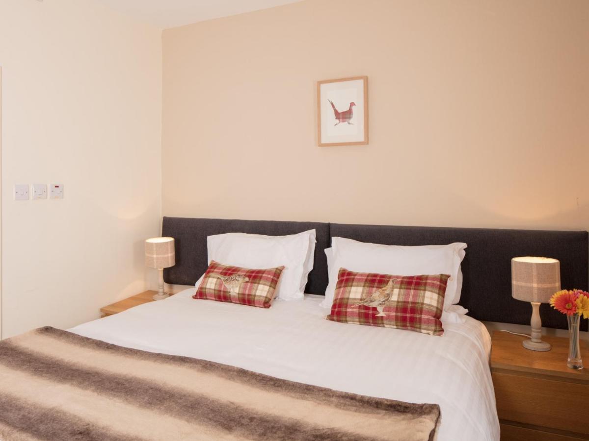 The Gordon Arms Hotel West Linton Экстерьер фото